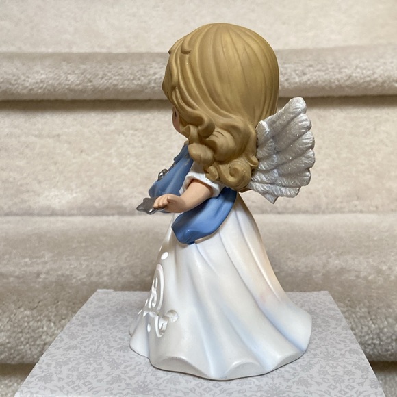 precious moments musical led tabletop angel - Picture 3 of 10